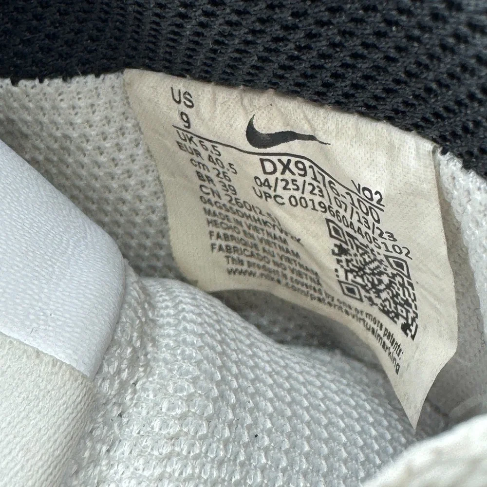 Nike Gamma Force Shoes Womens 9 White Black Basketball Athletic Sneakers - Picture 9 of 10